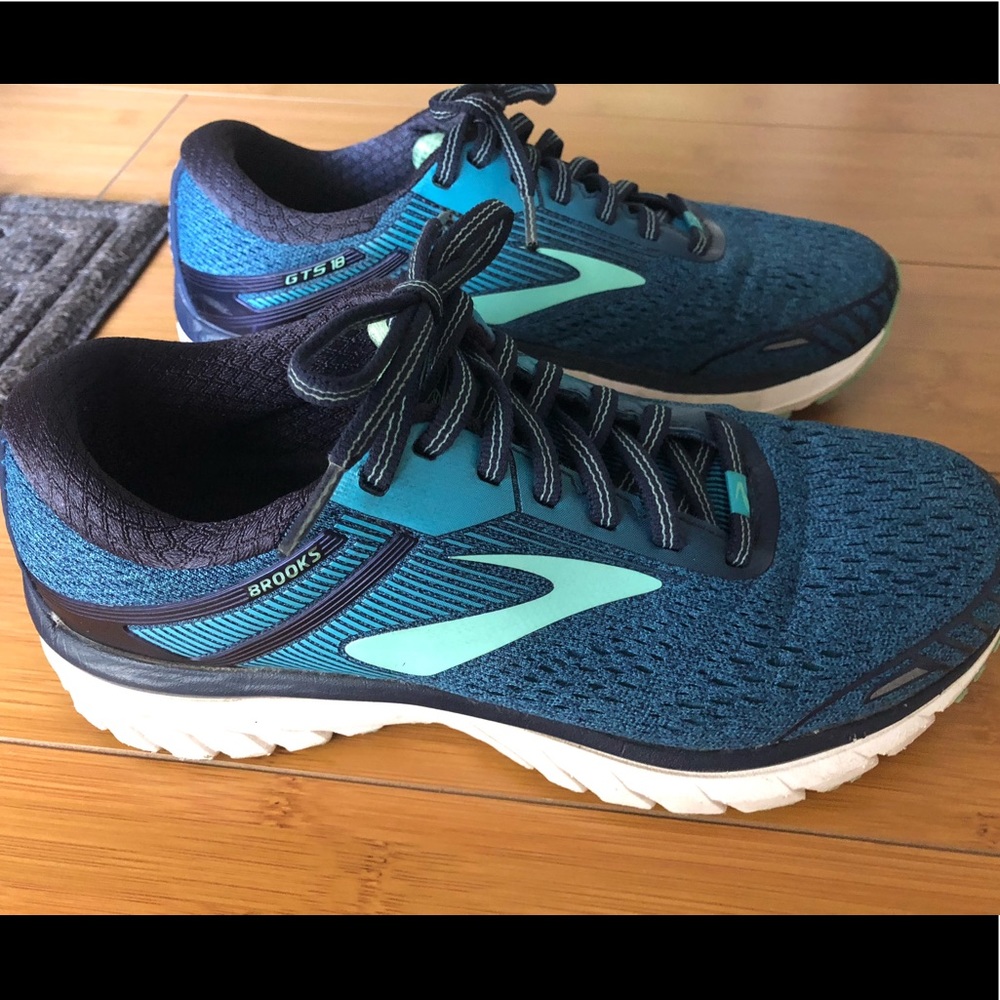 Brooks Adrenaline GTS 18 Running Shoes